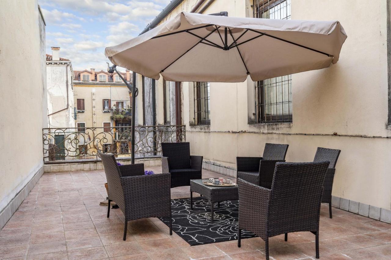 Tolentini Canal View & Terrace By Wonderful Italy البندقية المظهر الخارجي الصورة