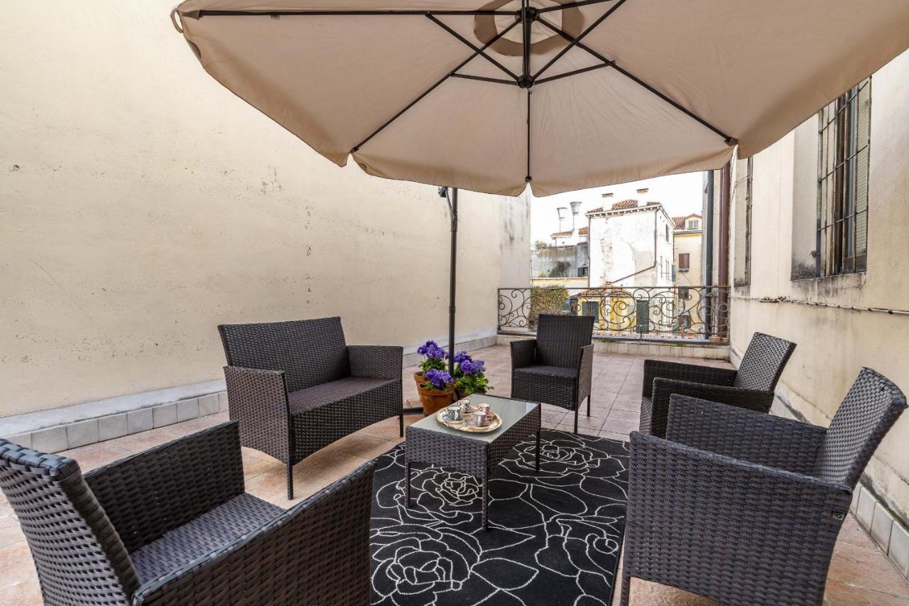 Tolentini Canal View & Terrace By Wonderful Italy البندقية المظهر الخارجي الصورة